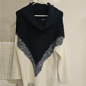 Denim 7 Crotchet Cowl Neck Sweater in Creamy White & Black Size 12 EUC